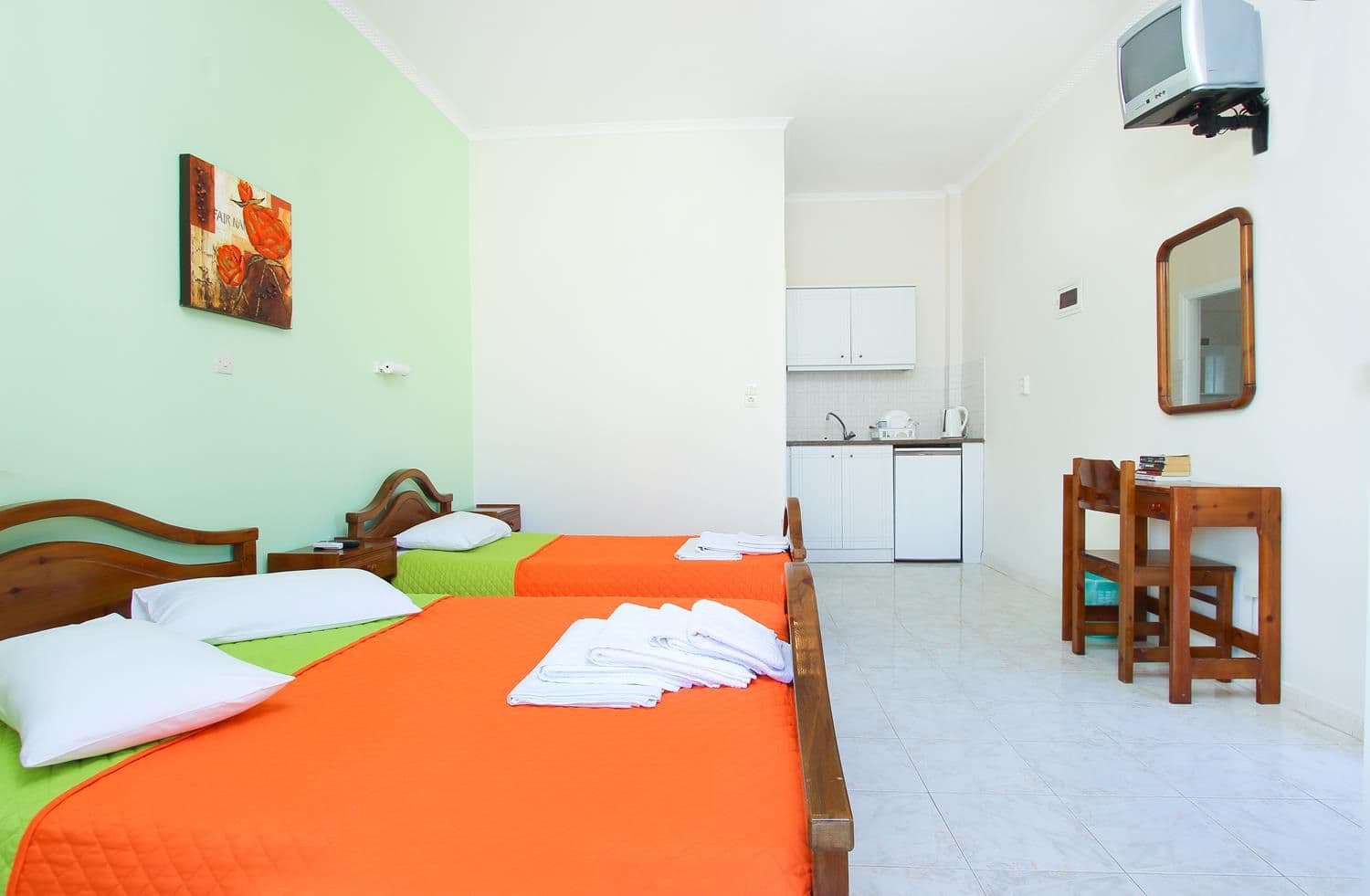 room-types-PAULS-TRPL-0.jpg