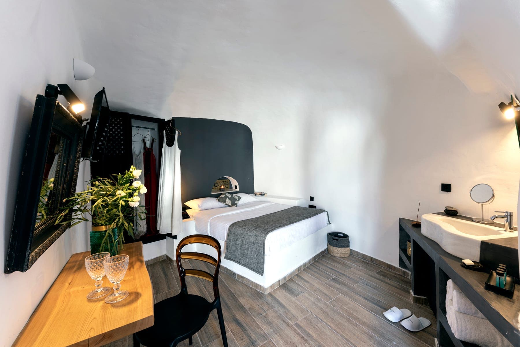 room-types-PEARLCAL-STDSTU-0.jpg