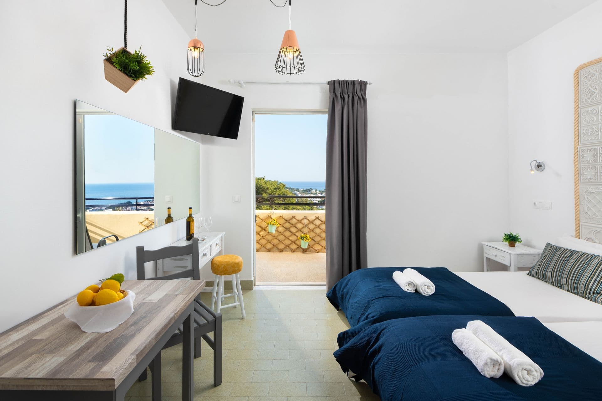 room-types-PEFKOS-DOUBLE-0.jpg