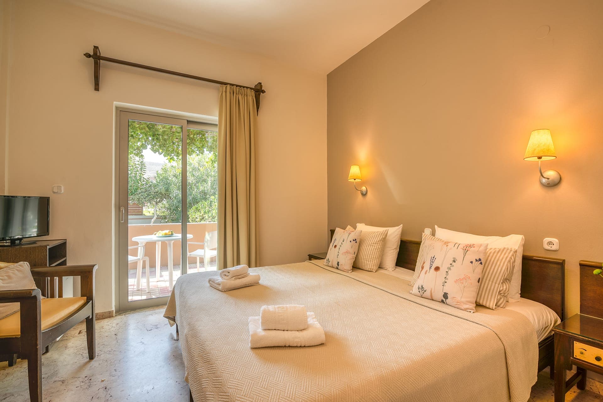 room-types-PELIHOTEL-ECONR-0.jpg
