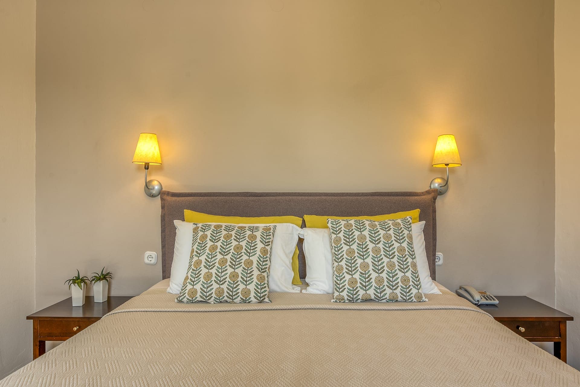 room-types-PELIHOTEL-STDQR-0.jpg