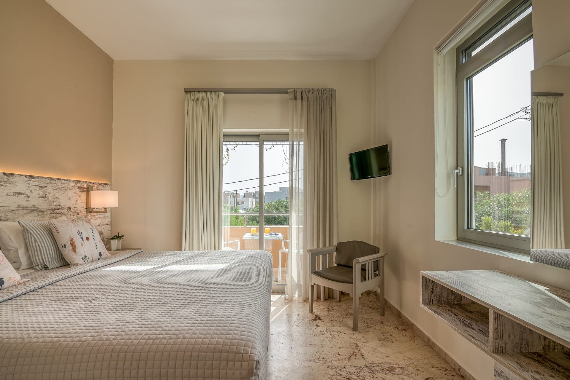 room-types-PELIHOTEL-SUPRM-0.jpg
