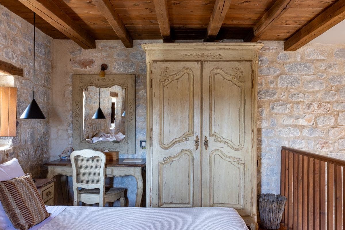 room-types-PETRAFOS-LOFT-0.jpg