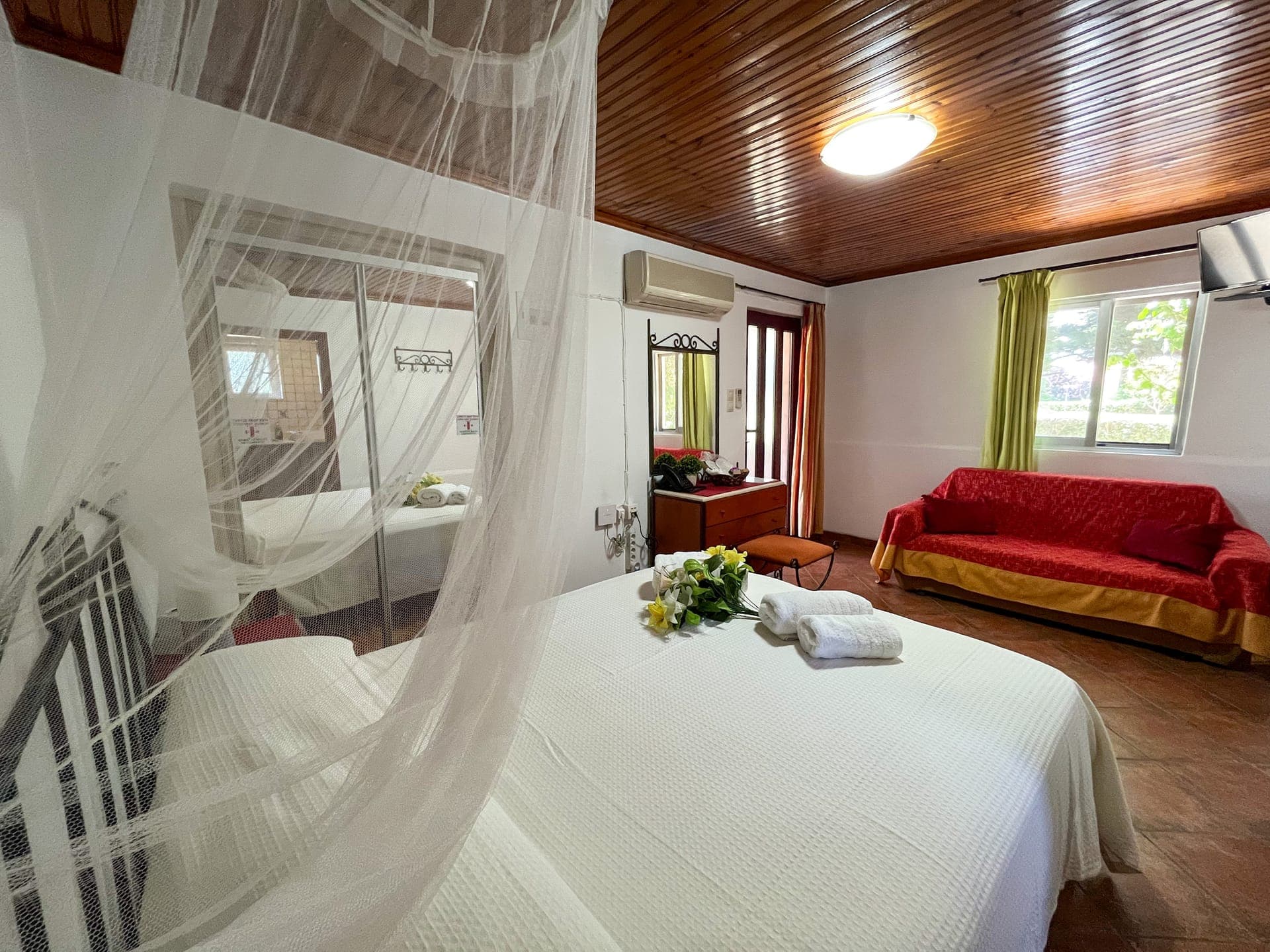 room-types-PETTAS-COT-0.jpg