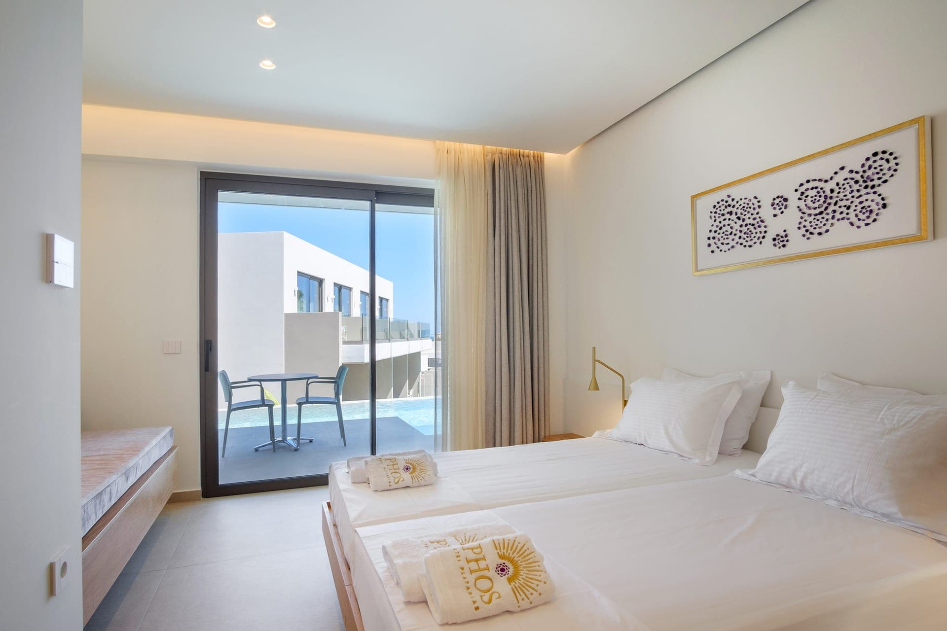 room-types-PHOSHOT-DELUXE-0.jpg