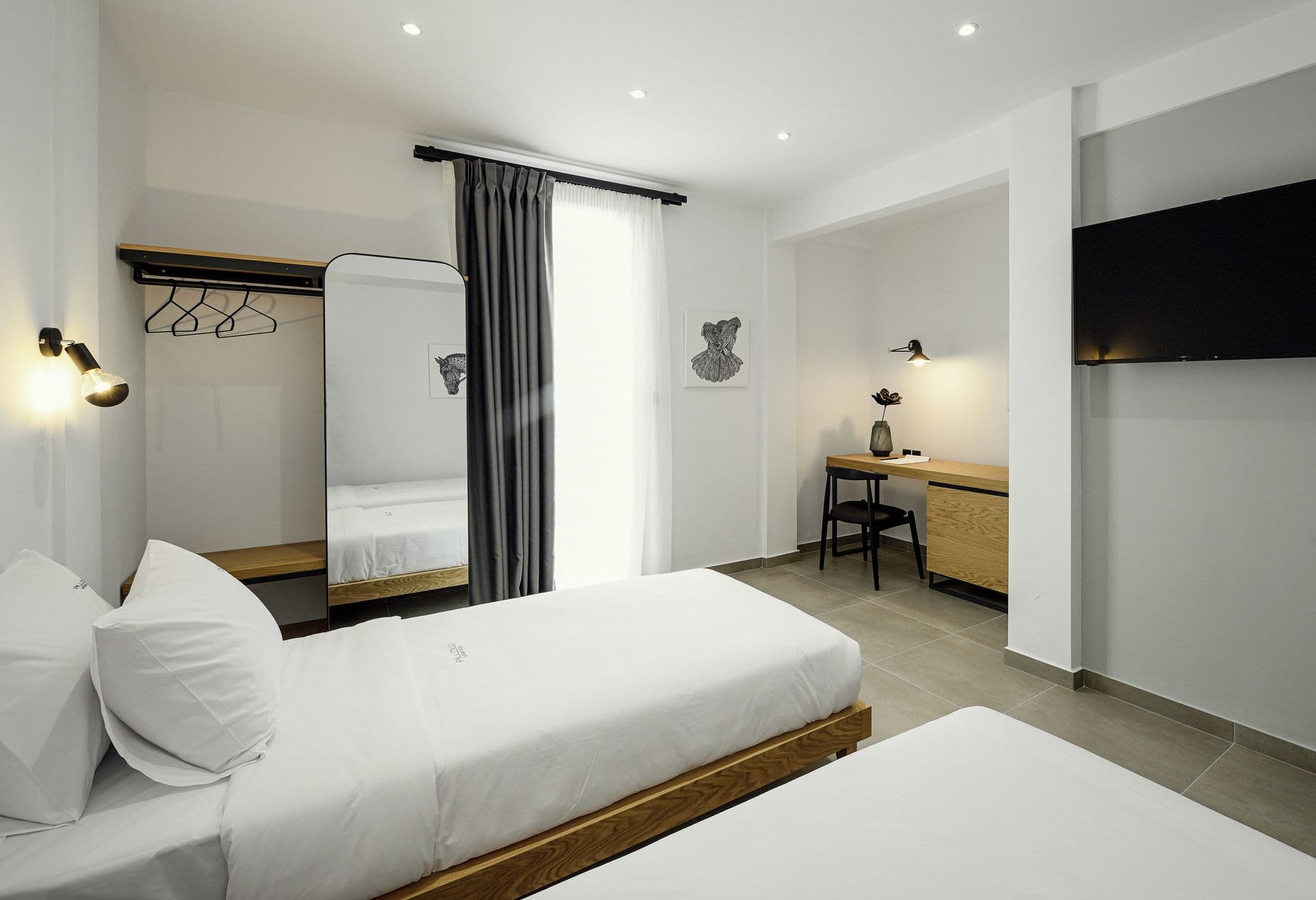 room-types-PILLOWURST-STDDBL-0.jpg