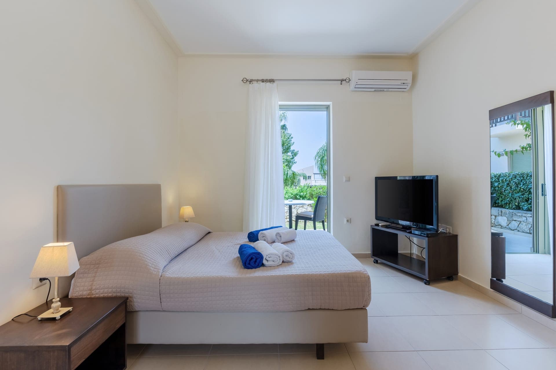 room-types-PLAKIASRES-STUDIO-0.jpg