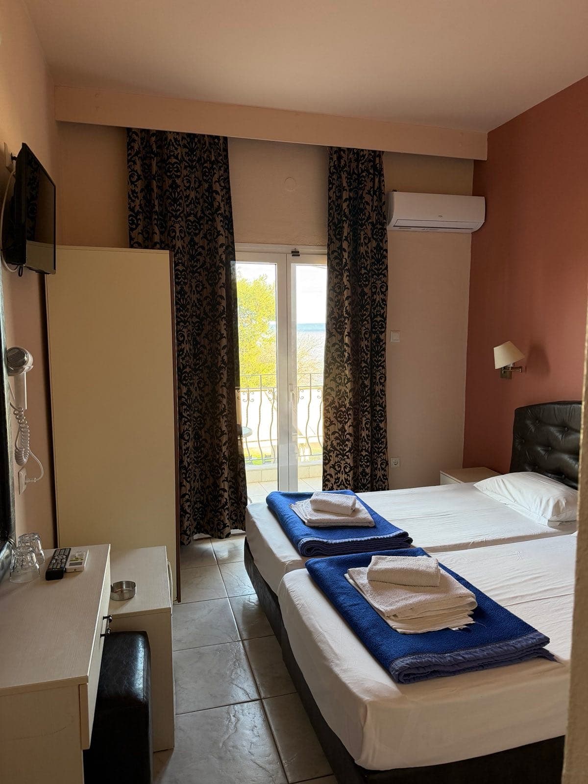 room-types-PLAZAHALKD-DR-0.jpg
