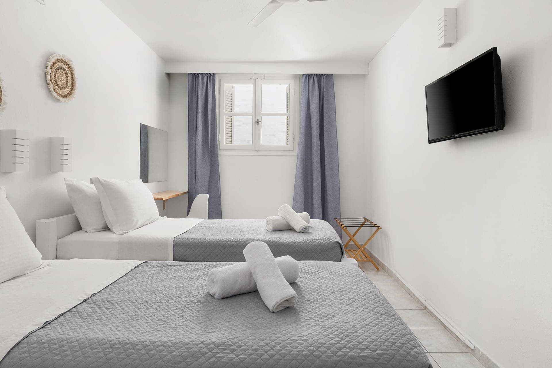 room-types-POLOSHTL-BGTDBL-0.jpg