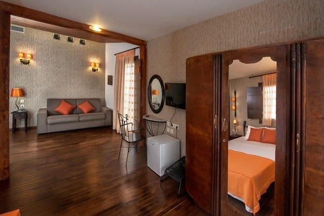 room-types-POLYS-EXSUIT-0.jpg