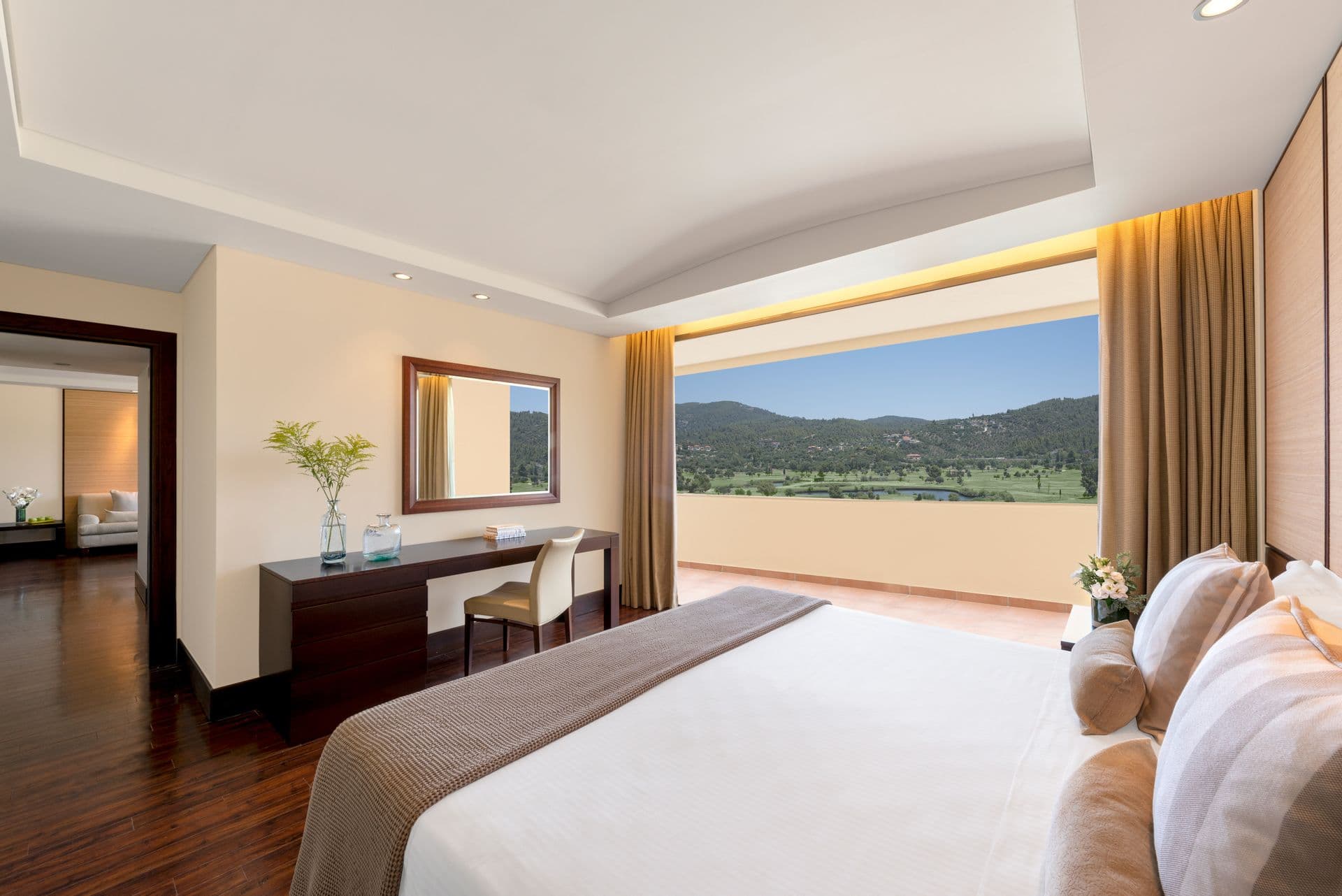 room-types-PORTOCM-LUXGV-0.jpg