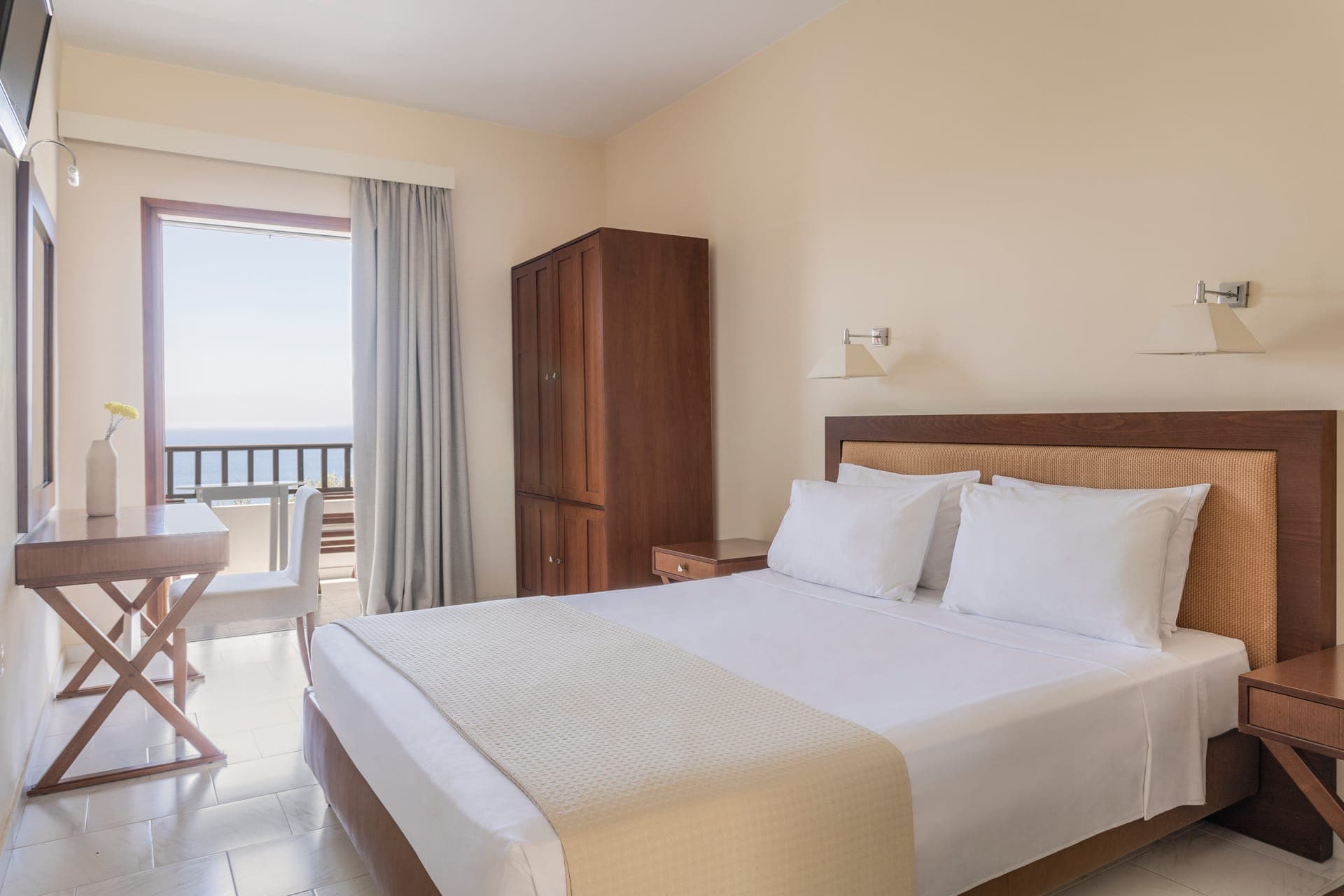 room-types-PORTODELF-DBLTNS-0.jpg
