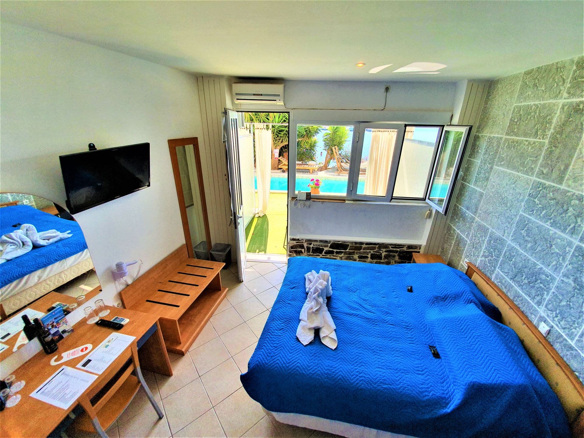 room-types-PORTOEVIA-SEAFR-0.jpg