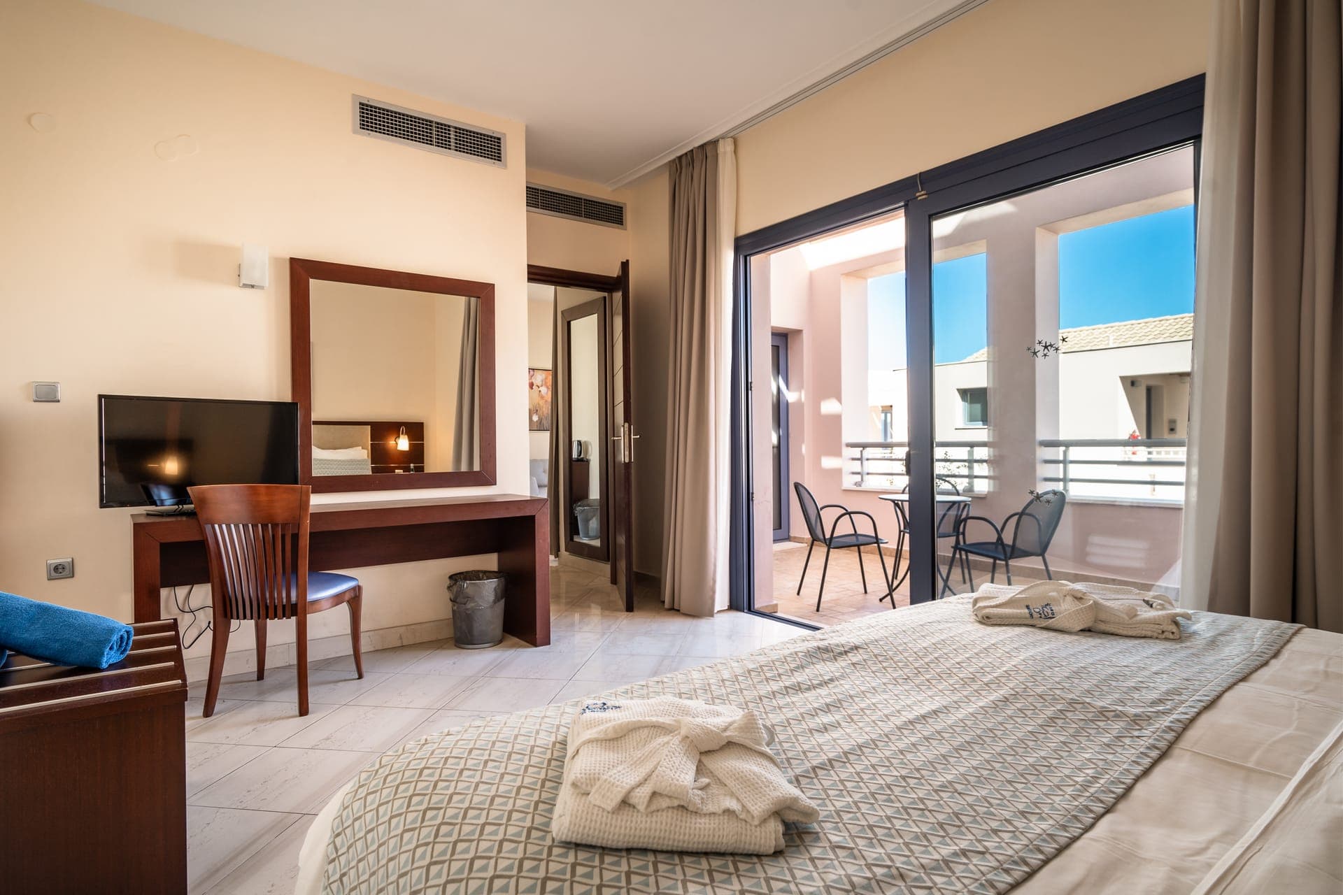 room-types-PORTOGALIN-SUITEG-0.jpg
