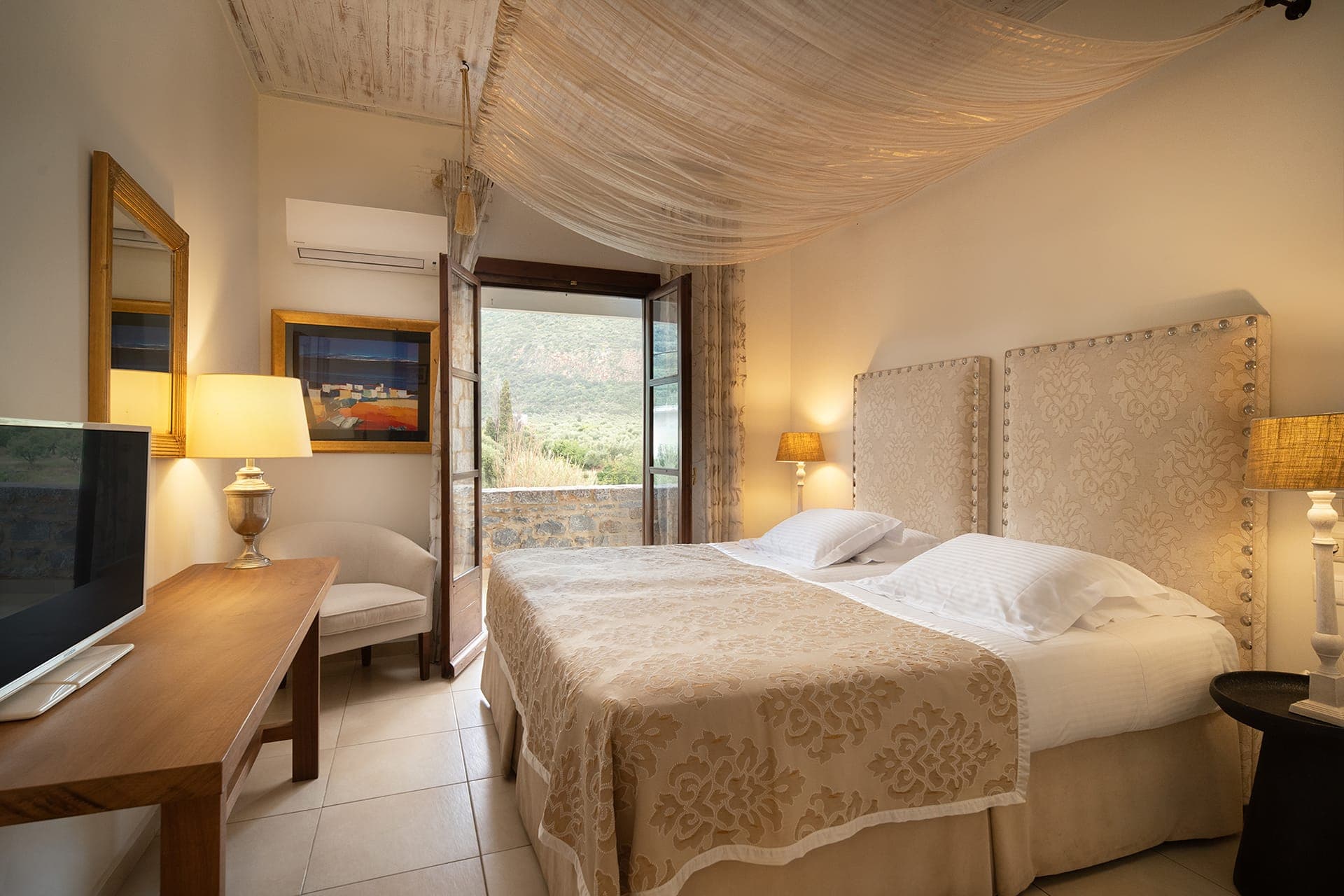 room-types-PORTVITILO-DBLMV-0.jpg