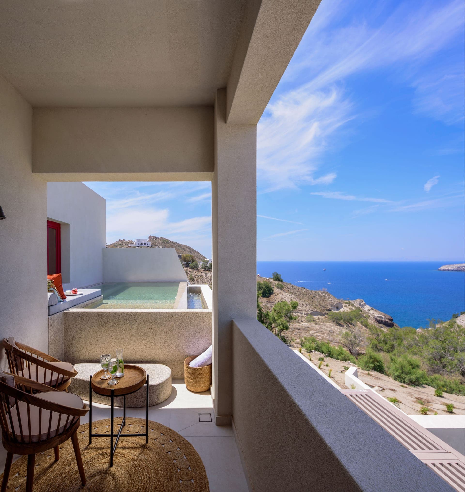 Elegant Suite with Privated Heated Pool & Sea View