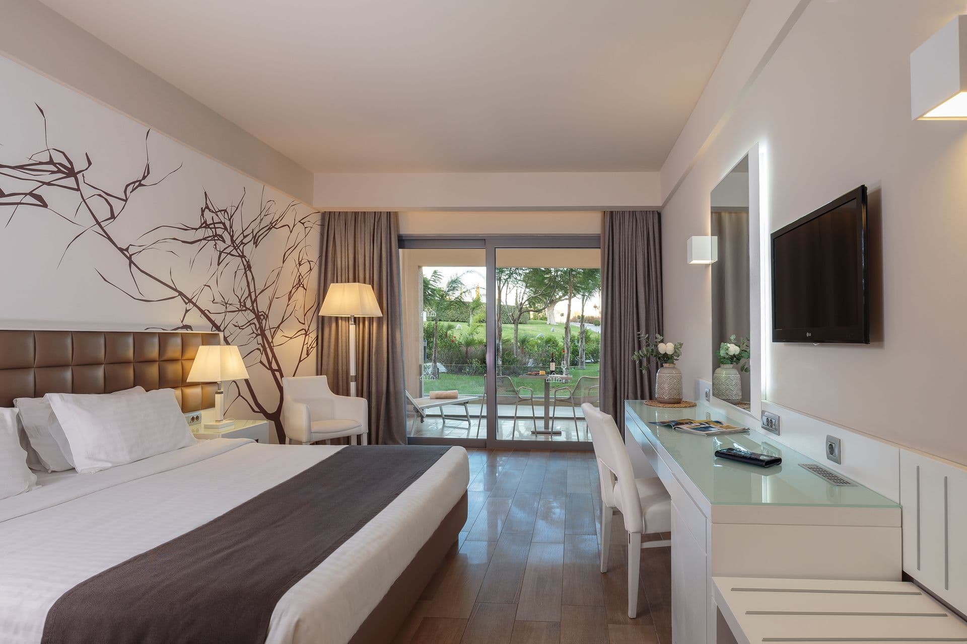 room-types-PRANDRIANA-DBLGV-0.jpg