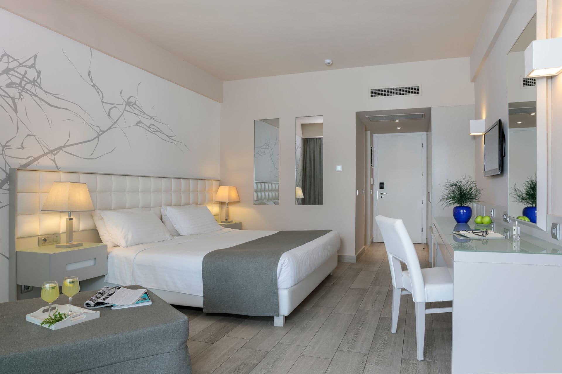room-types-PRANDRIANA-DBLSSV-0.jpg