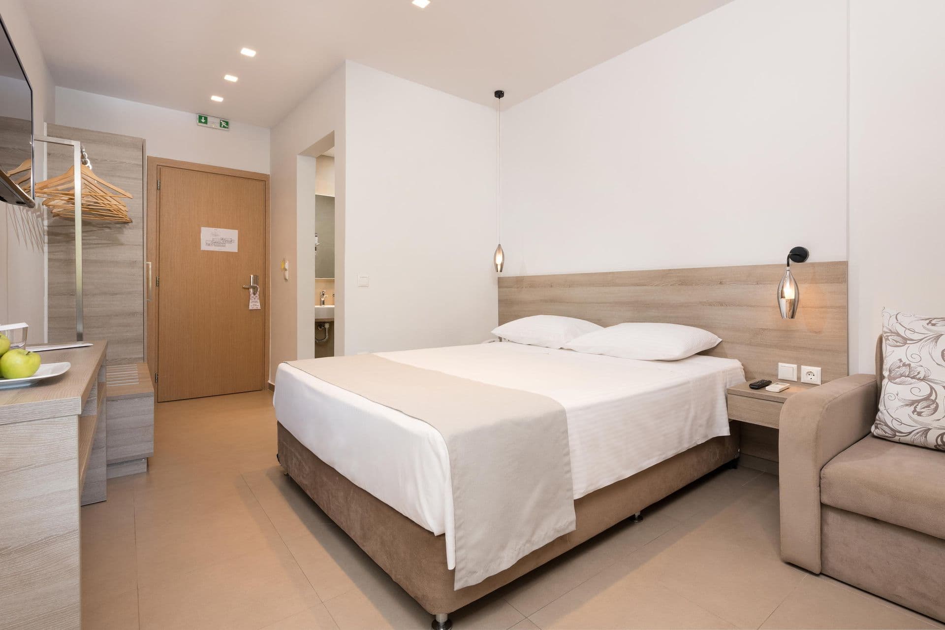 room-types-PRINCESSGB-DBLMV-0.jpg
