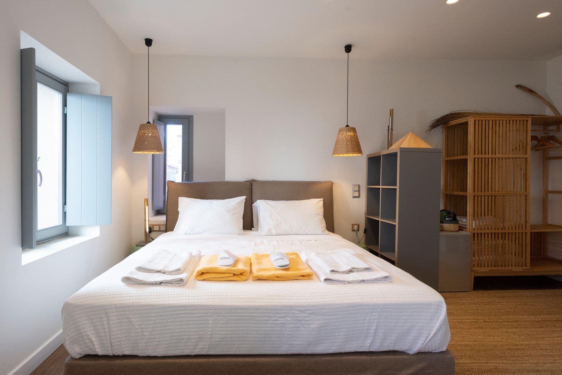 room-types-PYLOSEA-SUPSUI-0.jpg