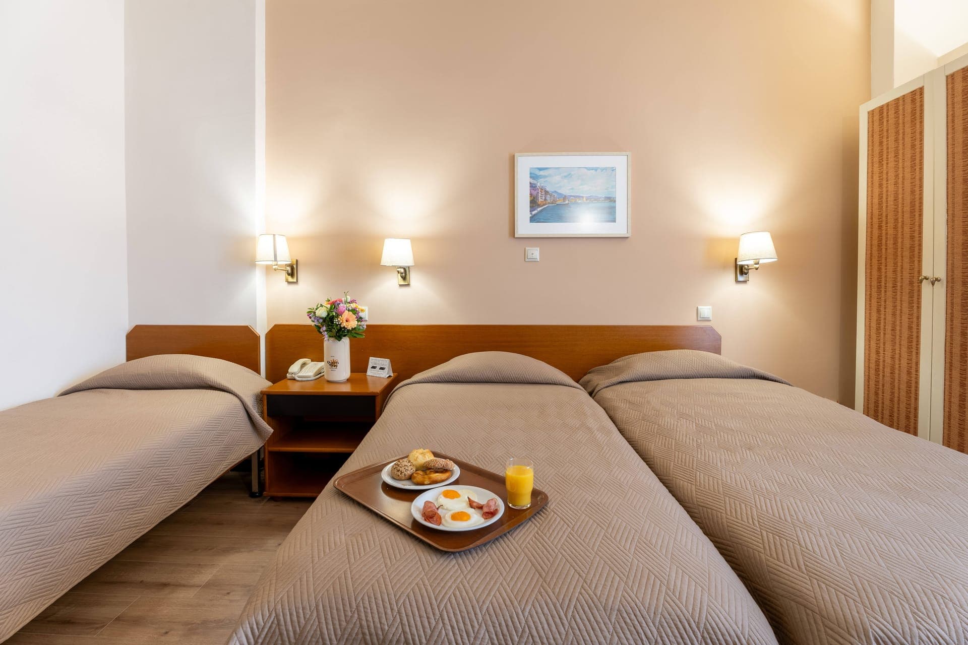 room-types-QUEENOLGA-SR-0.jpg