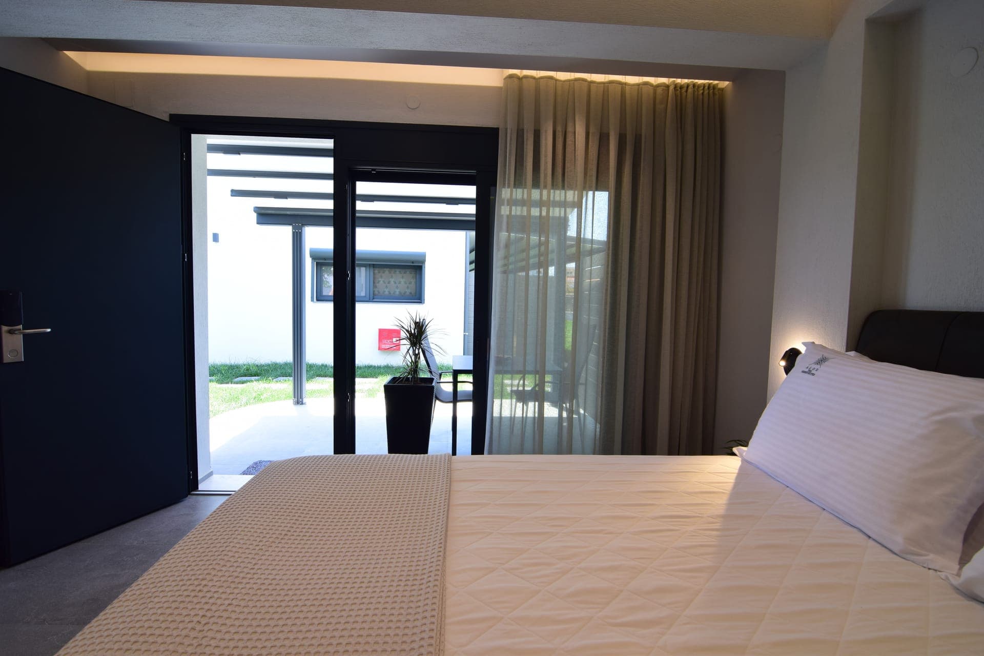 room-types-RENTPROHAL-LILLY-0.jpg