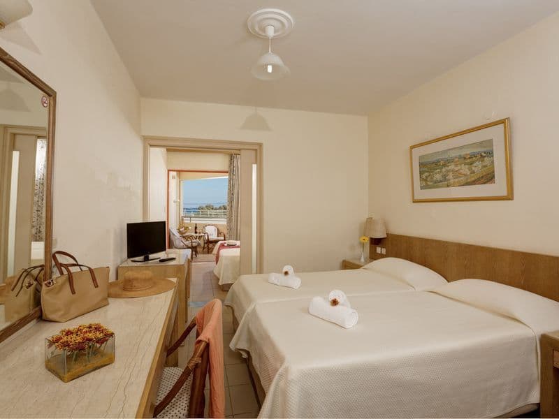 room-types-RETHYMNVLG-QUAD-0.jpg