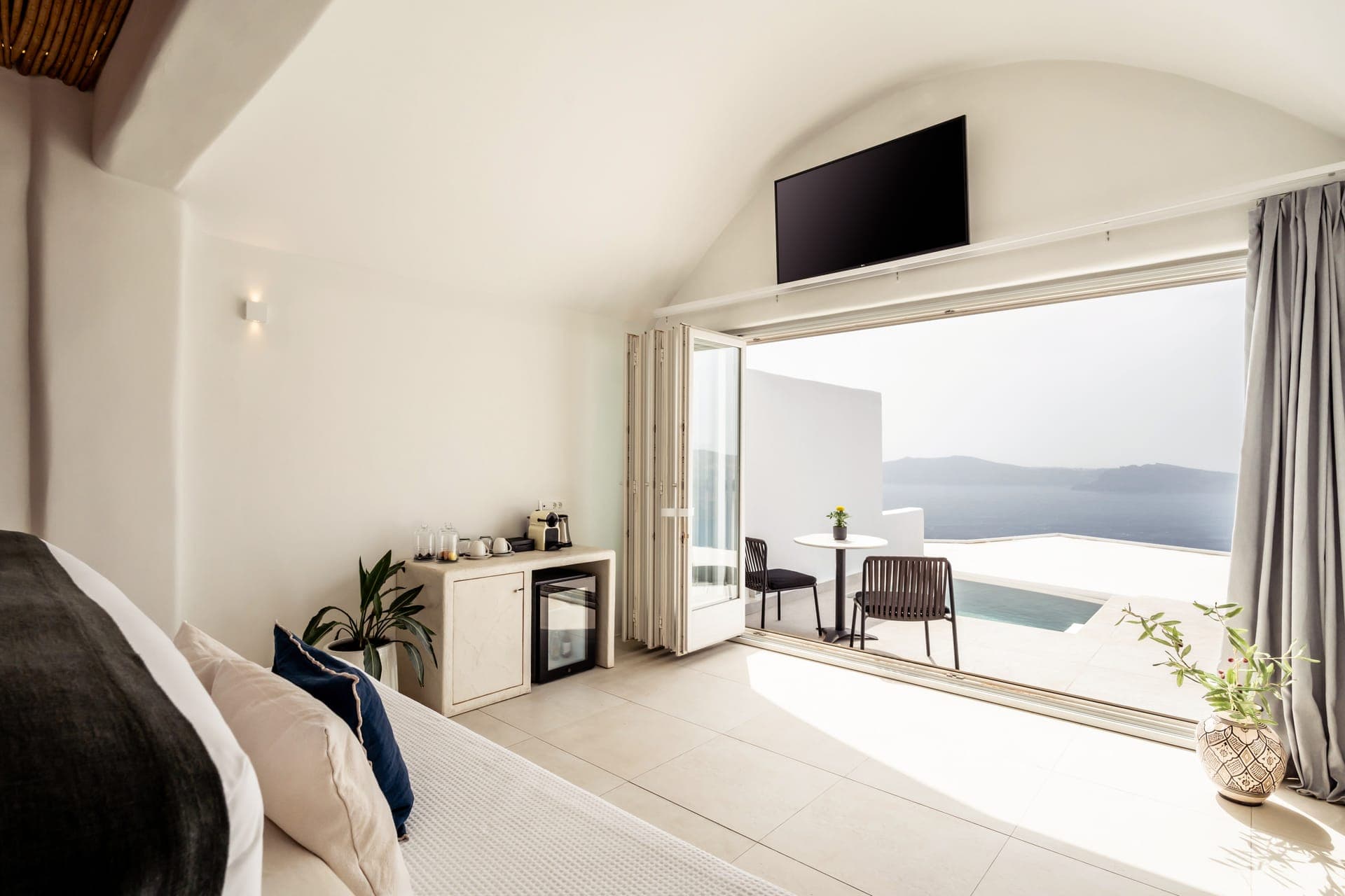 room-types-ROCAS-EXEC2-0.jpg