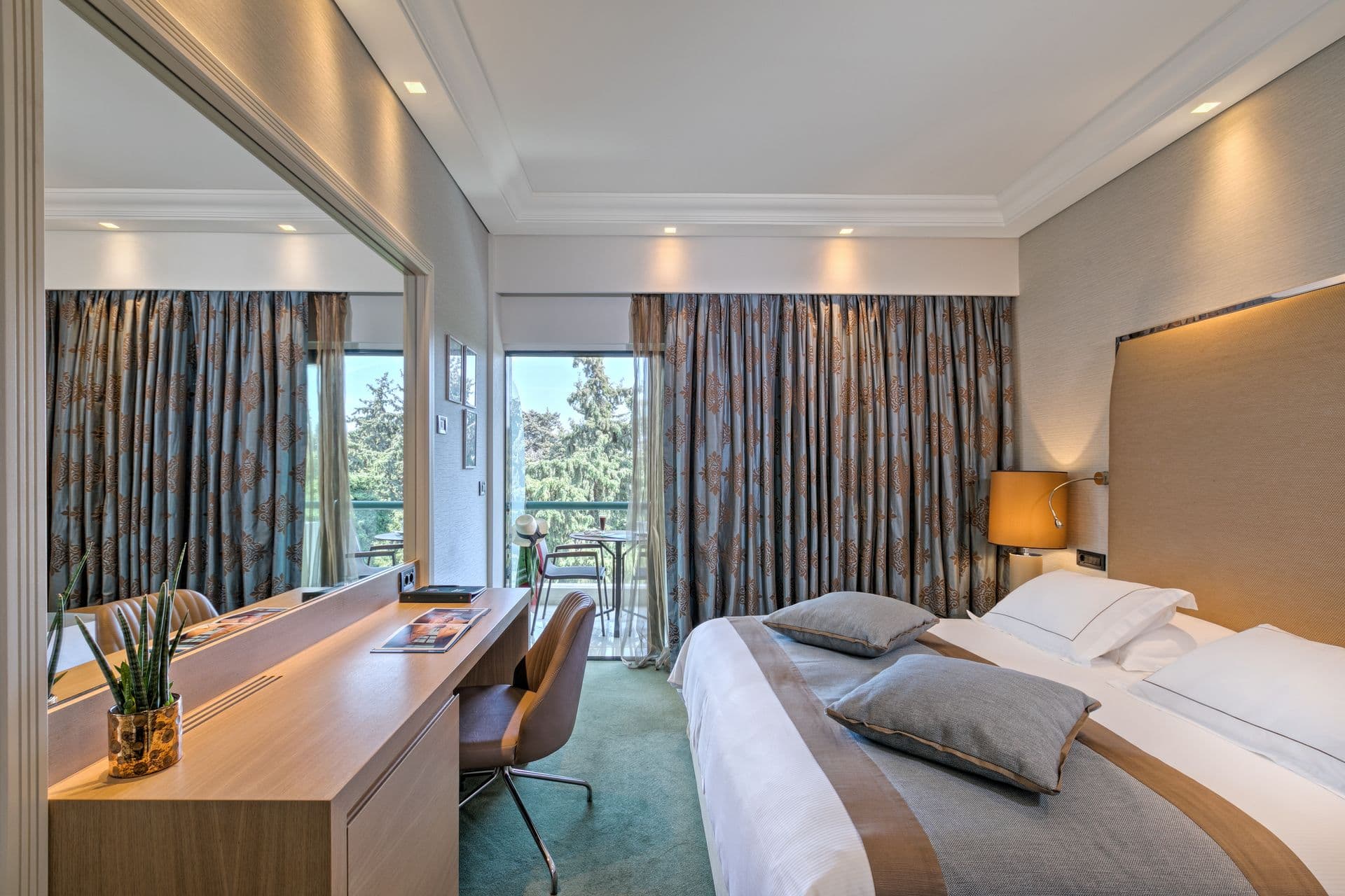 room-types-RODOSPARK-DLX-0.jpg