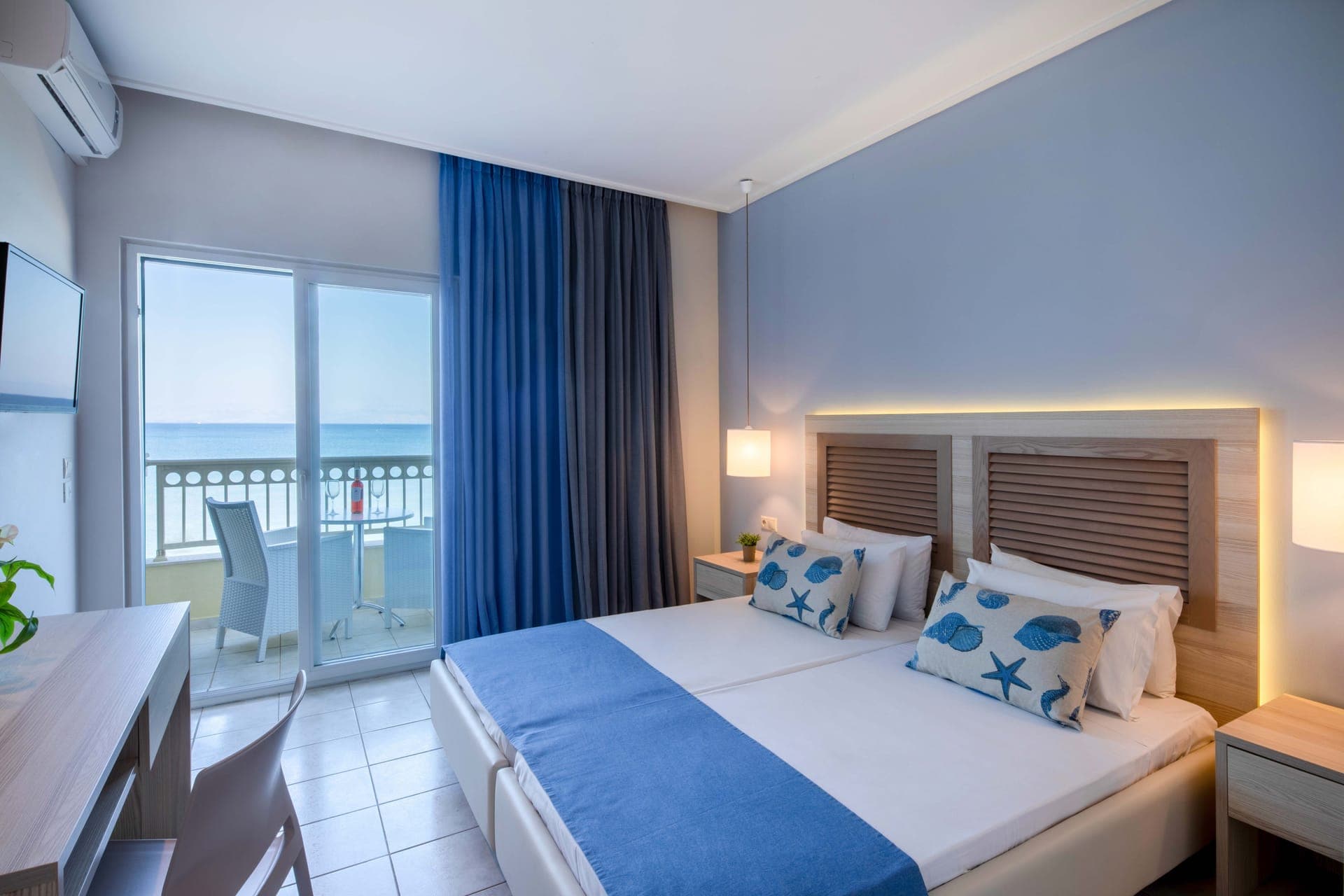room-types-ROSSISBHTL-DBLSSF-0.jpg