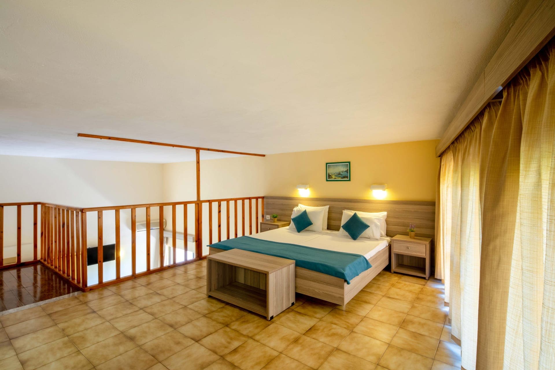 room-types-ROSSISBHTL-STMEZ-0.jpg