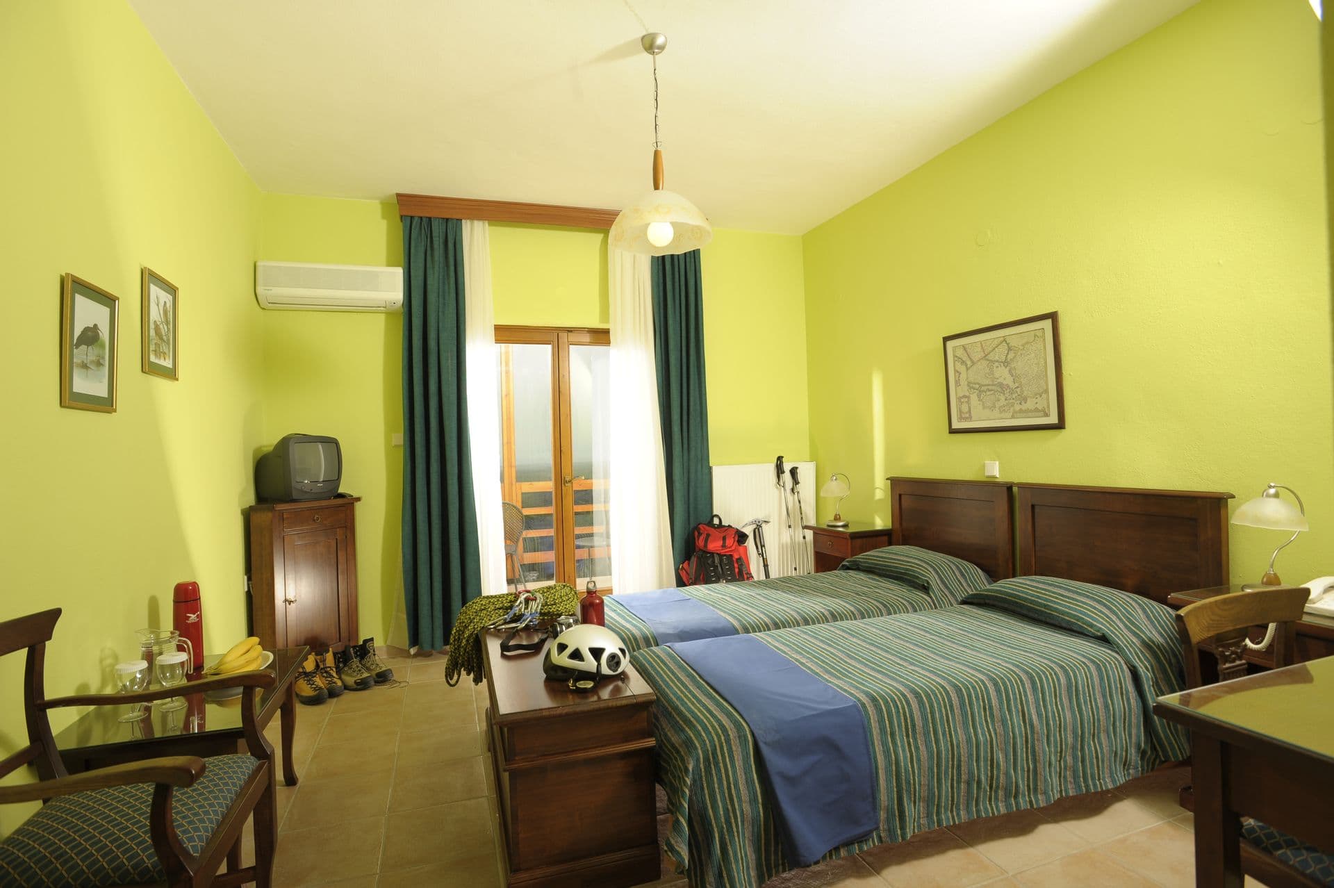 room-types-ROXANIHOUS-CDBLSV-0.jpg