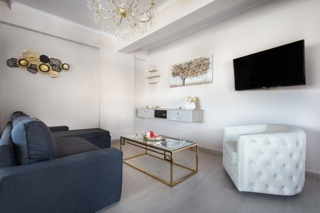 room-types-ROYALTYLOF-APT-0.jpg