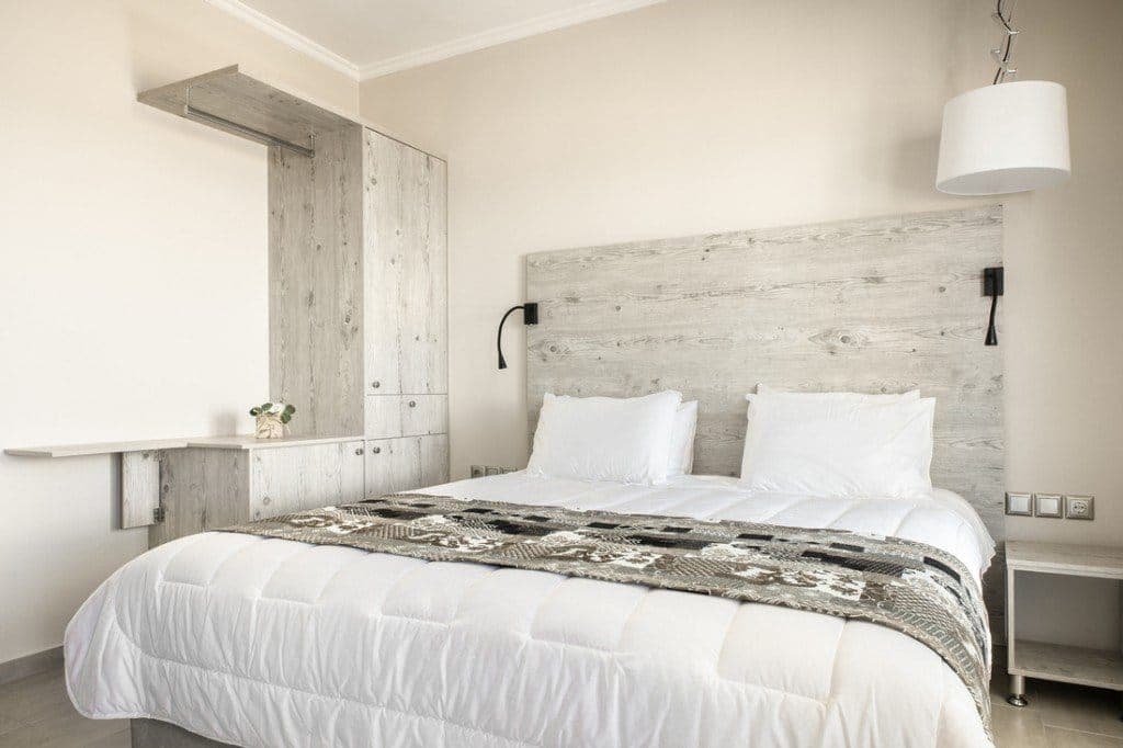 room-types-ROYALTYLOF-DLXSUI-0.jpg