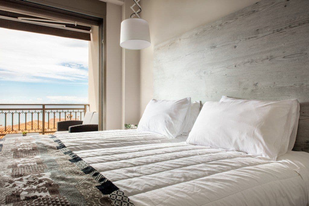 room-types-ROYALTYLOF-EXECUT-0.jpg