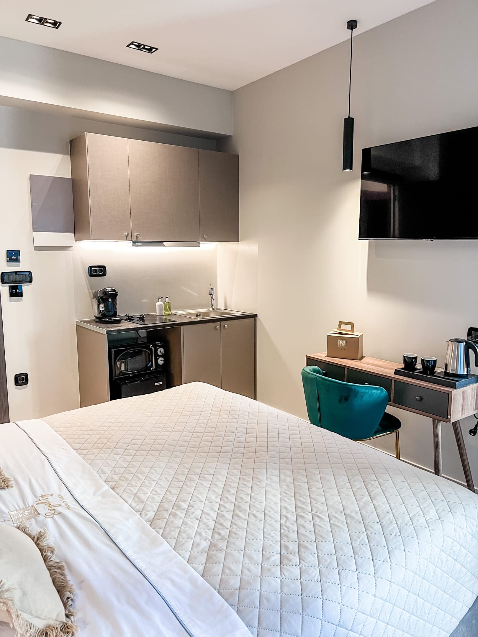 room-types-ROYALTYSUI-STDRD-0.jpg