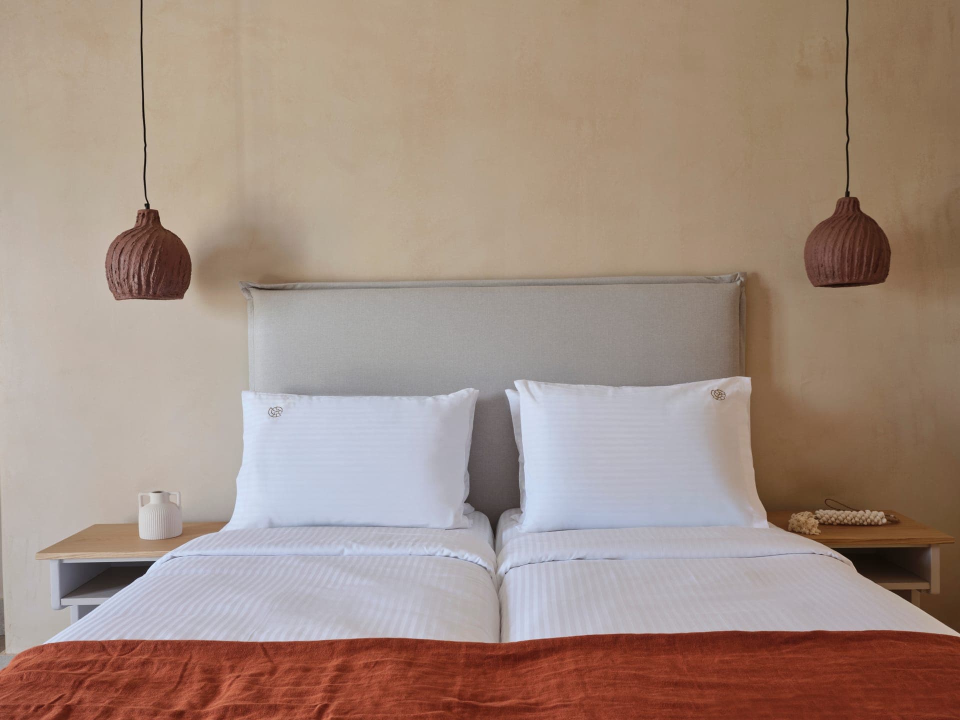 room-types-SALTSUIT-DELUXE-0.jpg