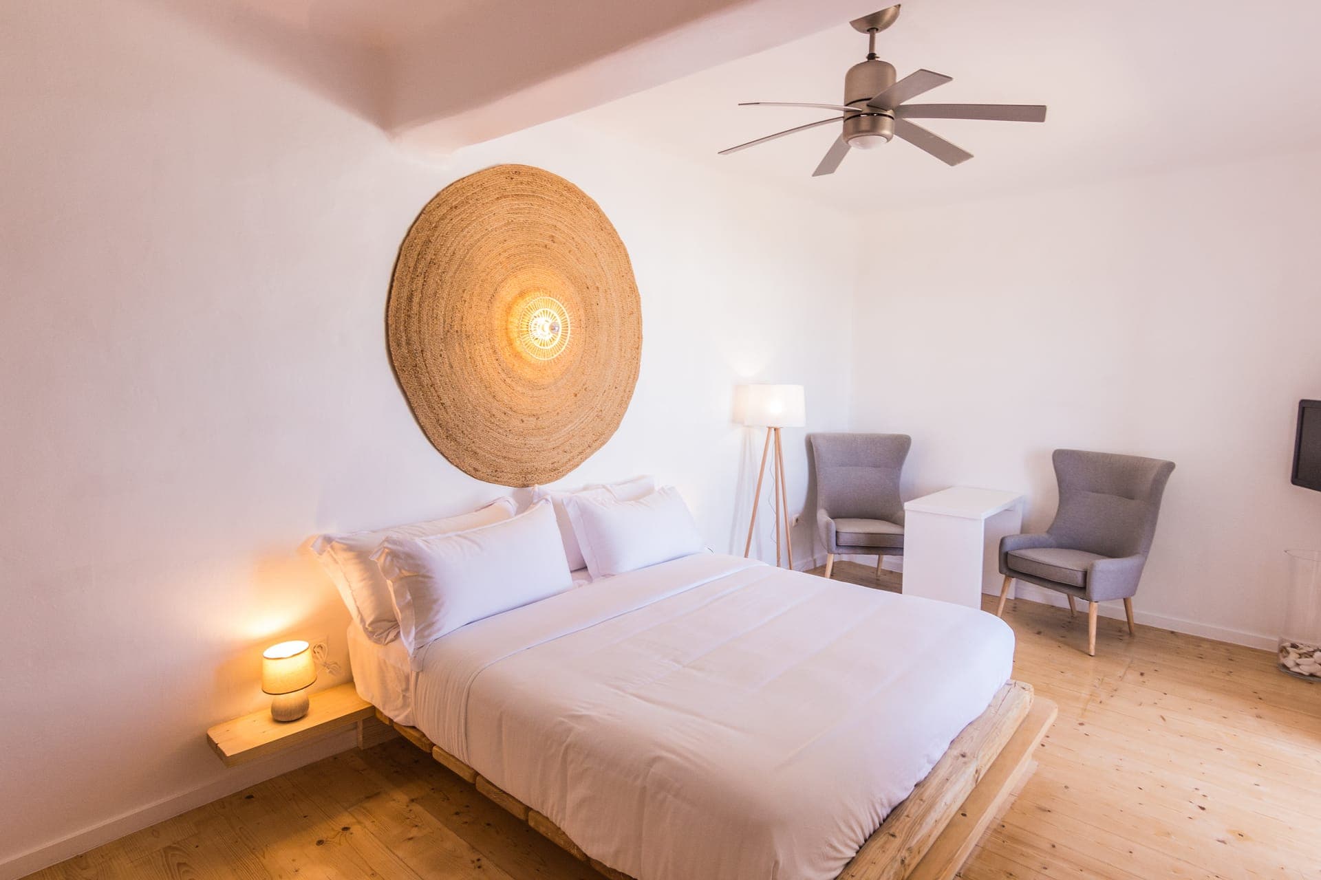room-types-SALTSUITES-TSIG-0.jpg