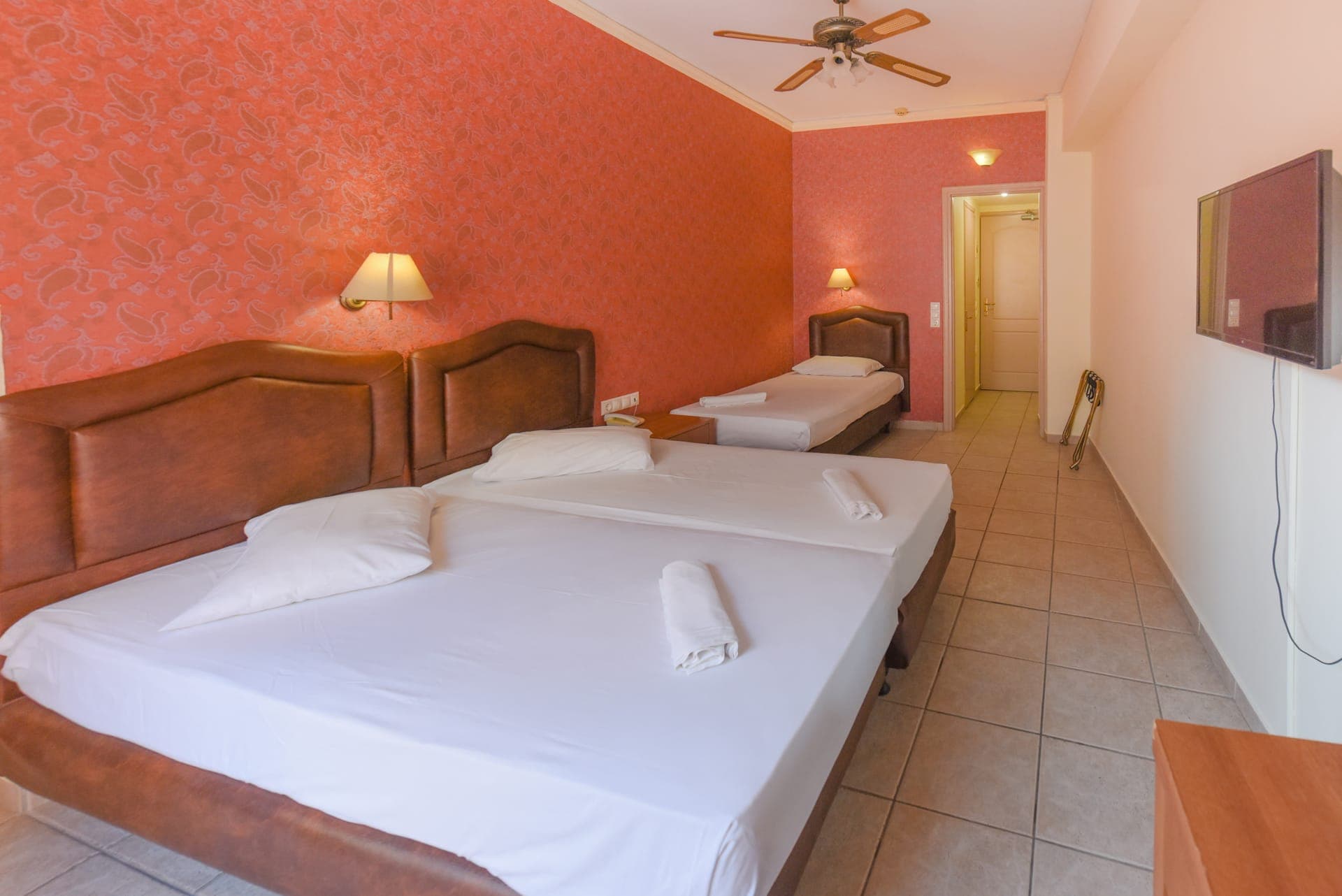 room-types-SAMOSCITY-TRPL-0.jpg