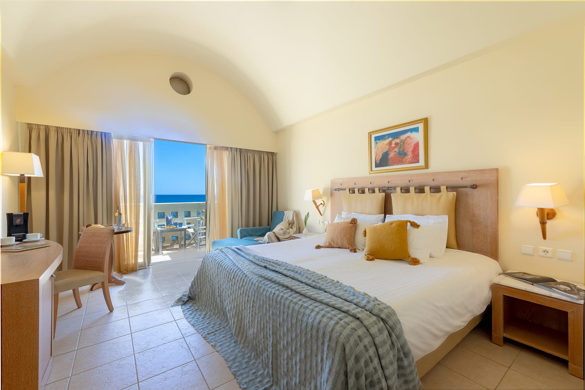 Double Room Sea Front - Interior