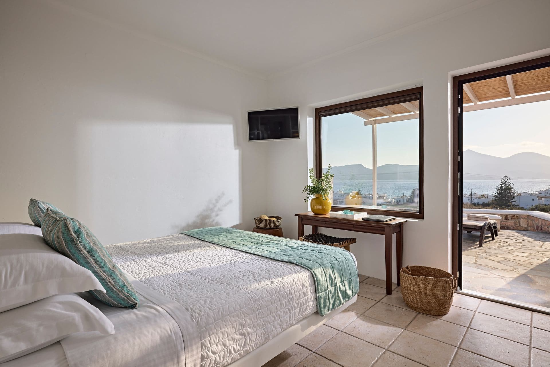 room-types-SANTAMARVI-EMERAL-0.jpg