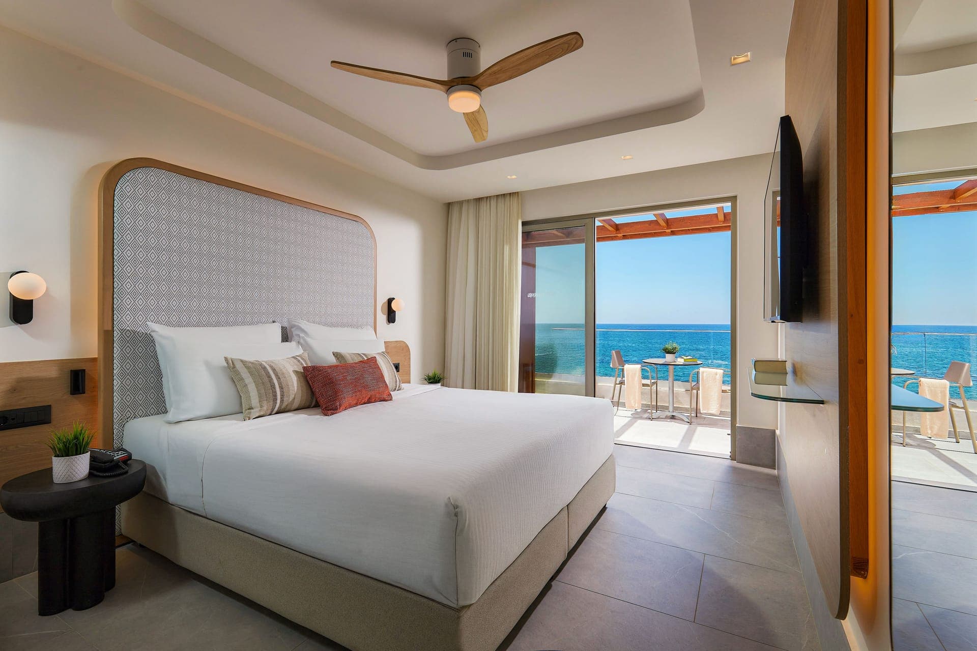 room-types-SANTISLAND-DBLSV-0.jpg