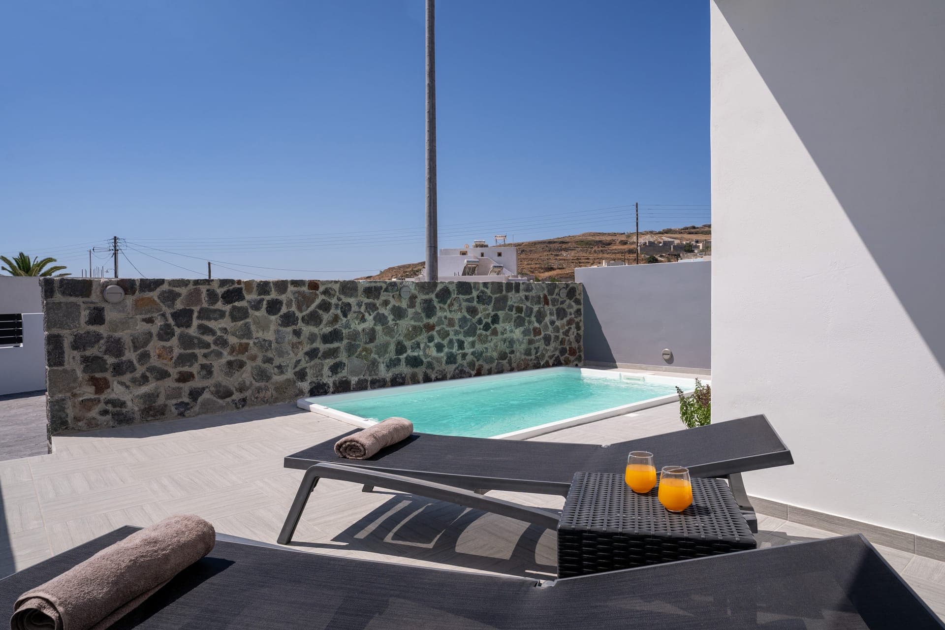 room-types-SANTOROSSA-POOL-0.jpg