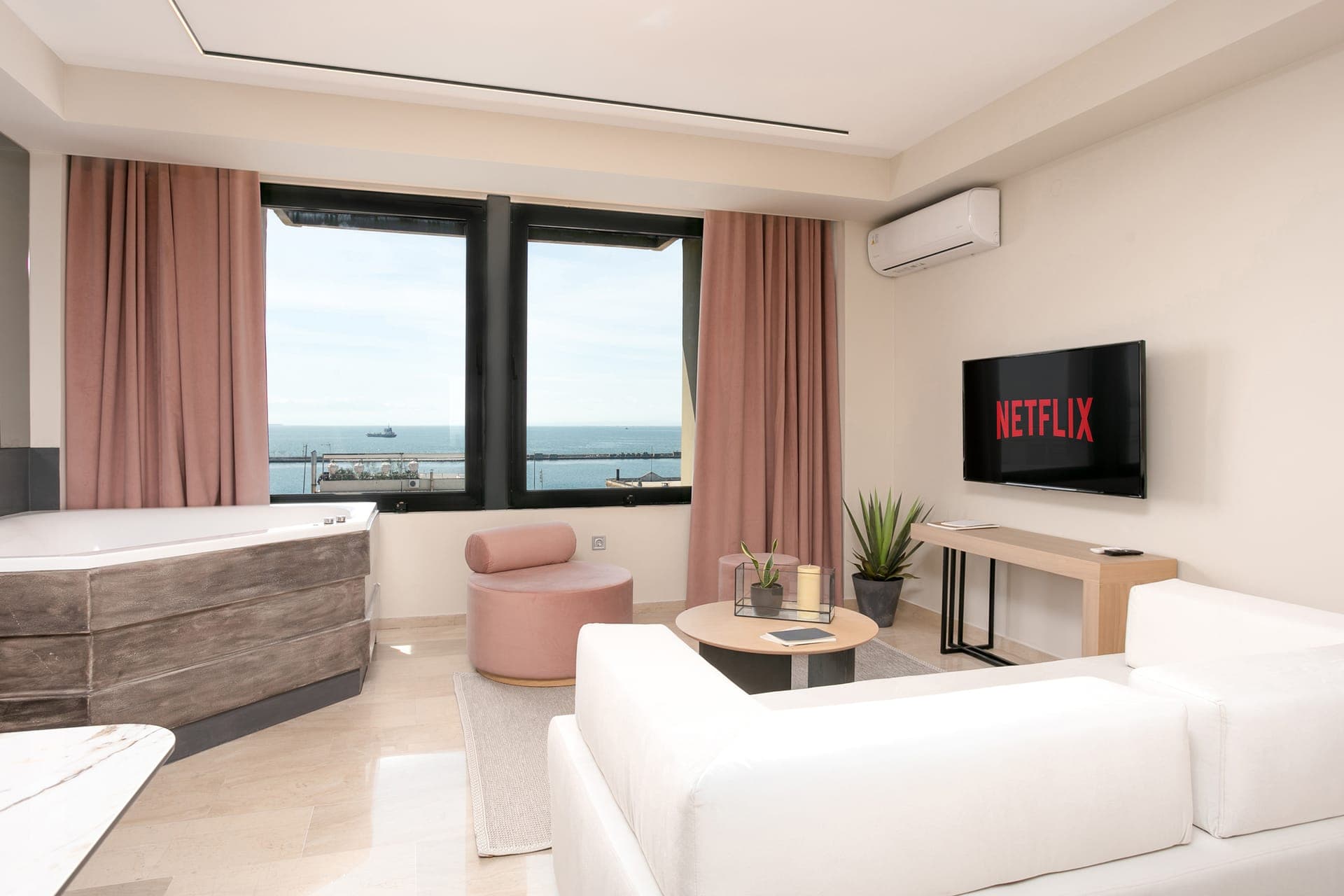 room-types-SEACITY-SUIT4-0.jpg
