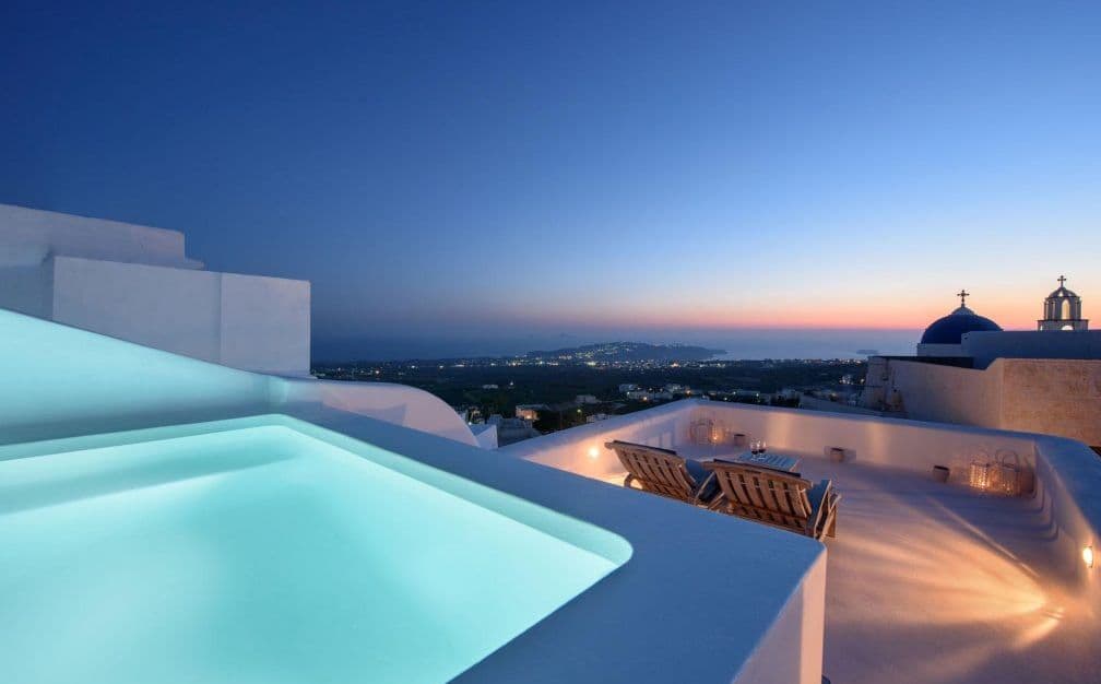 Private heated plunge pool