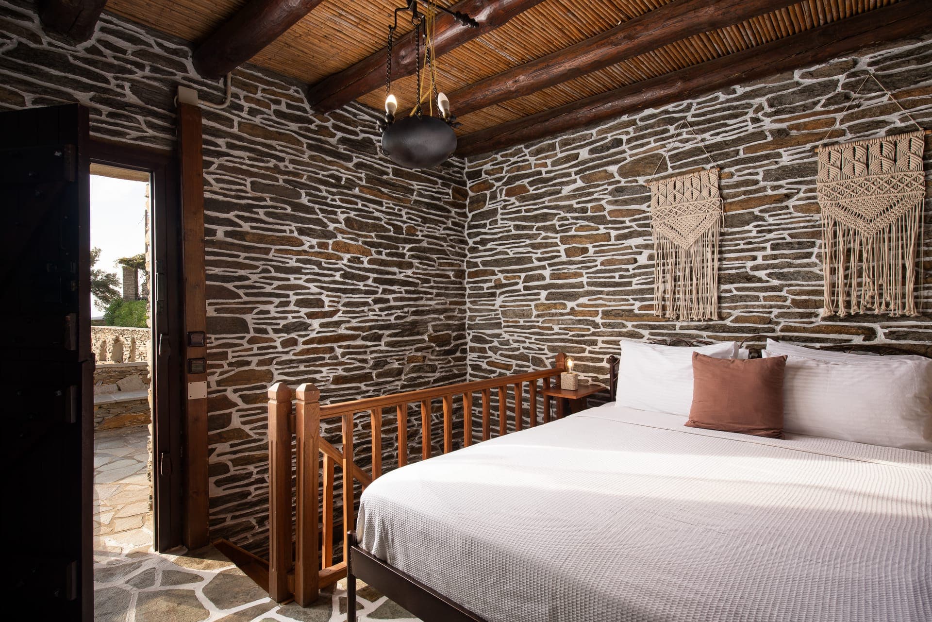 room-types-SERANDROS-RIG-0.jpg