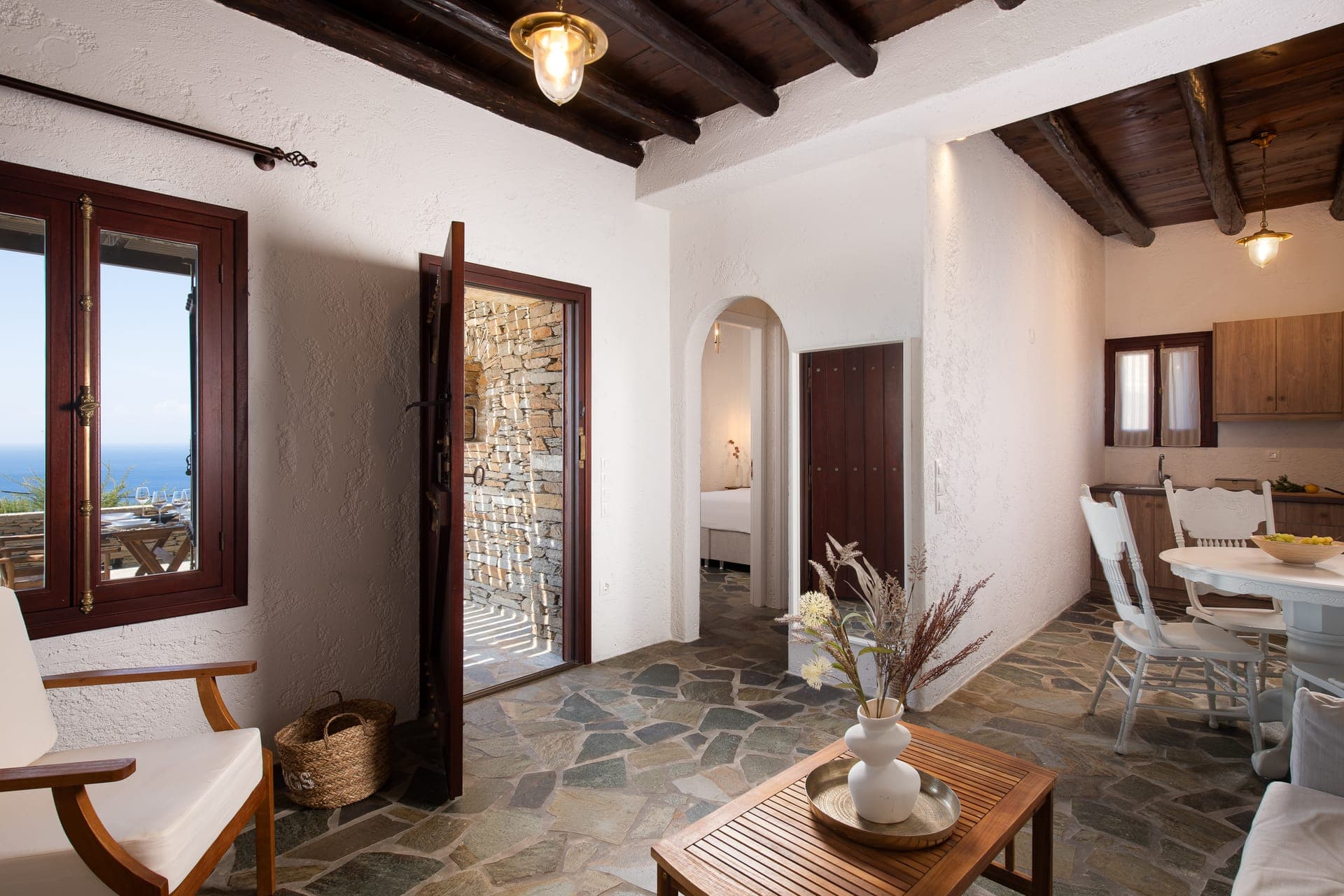 room-types-SERANDROS-RMFLAT-0.jpg