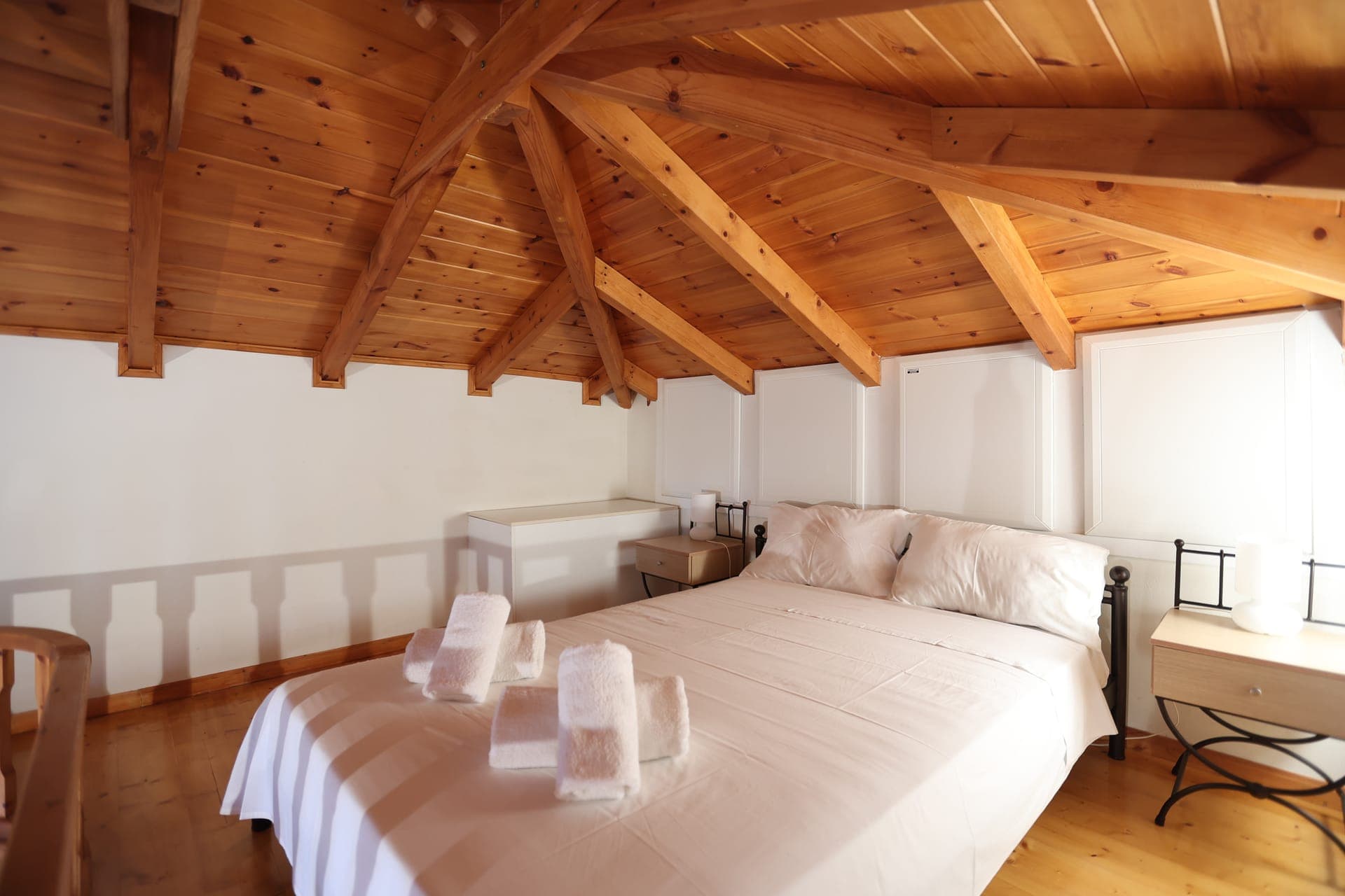 room-types-SGIALOVA-DLXQDR-0.jpg