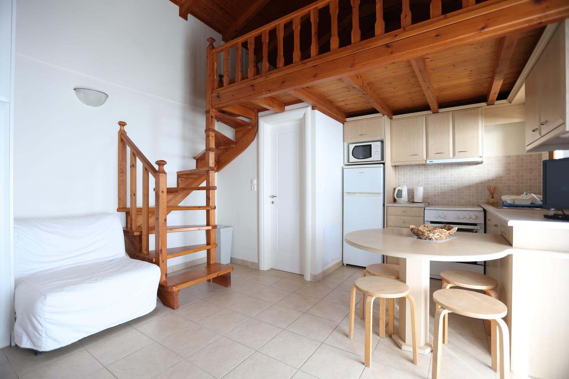 room-types-SGIALOVA-DLXTRL-0.jpg