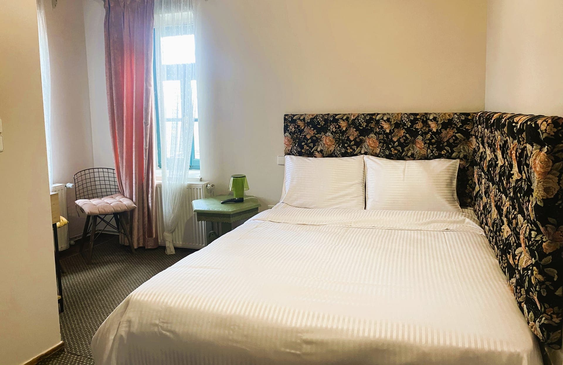 room-types-SHAMROCKEL-STDDBL-0.jpg